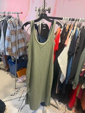 128. aerie ribbed midi dress m